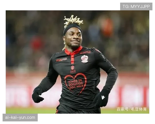 赛前训练观察：AC米兰重点演练由守转攻时两翼插上套路